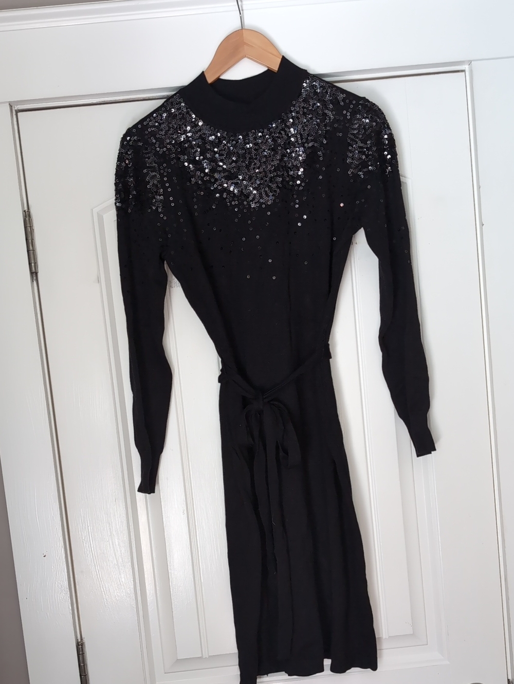 Vince Camuto Black Sequin Mock-Neck Long Sleeve Dress